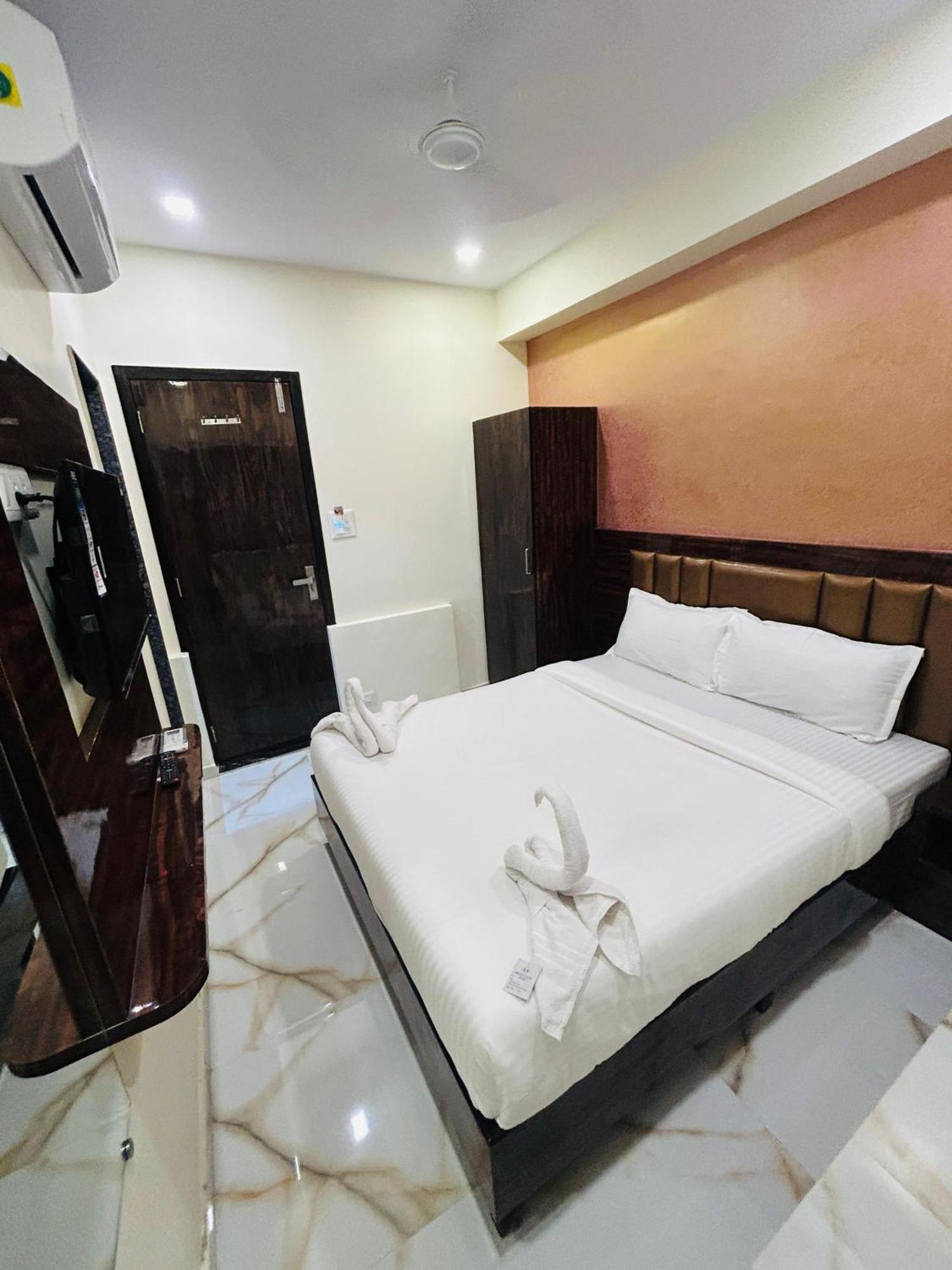 Hotel Rinza Residency Mumbai Dış mekan fotoğraf